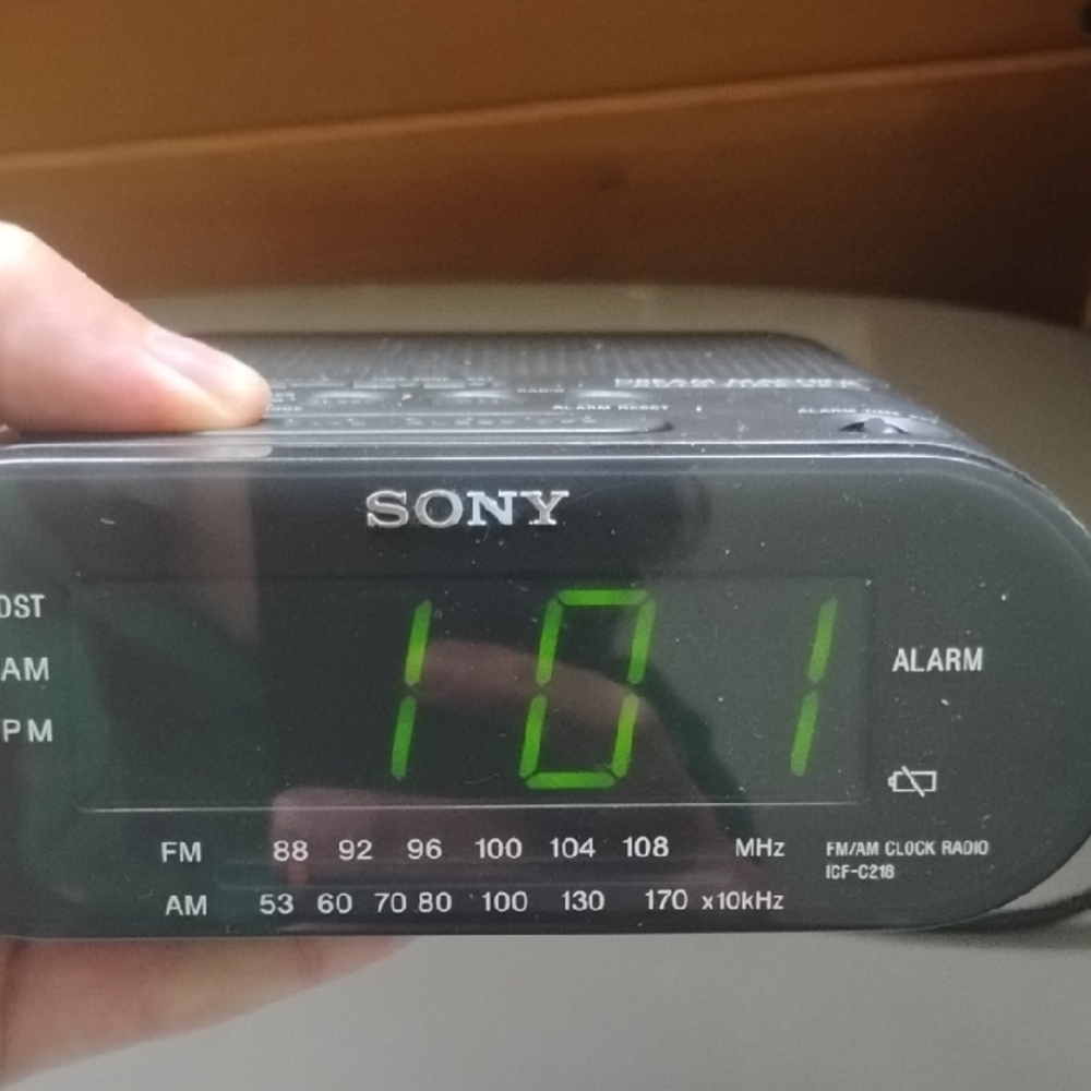 Sony Black FM/AM Clock Radio with Green Display